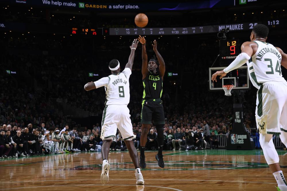 篮板球直冲 篮板球直冲