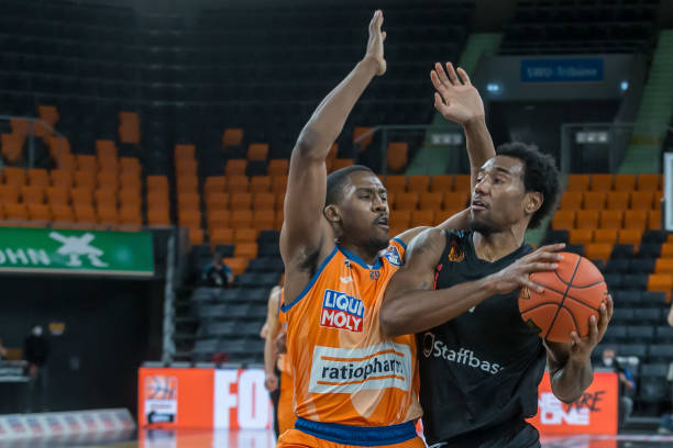 低位单打能 低位单打能